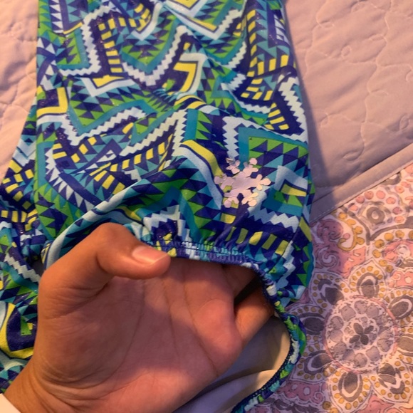 Chevron Leo - Picture 2 of 3